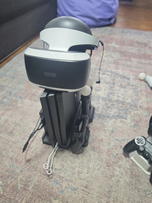 Продам повний комплект Play Station 4 PRO VR
