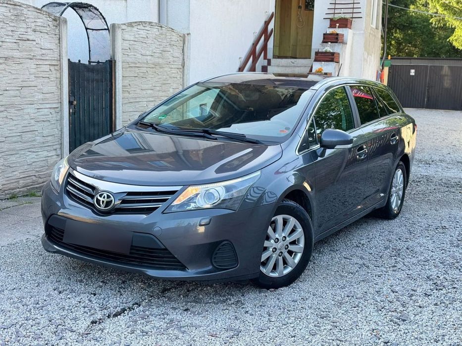 Toyota Avensis ! Hak / Książka Serwisowa / Podgrzewane fotele !!