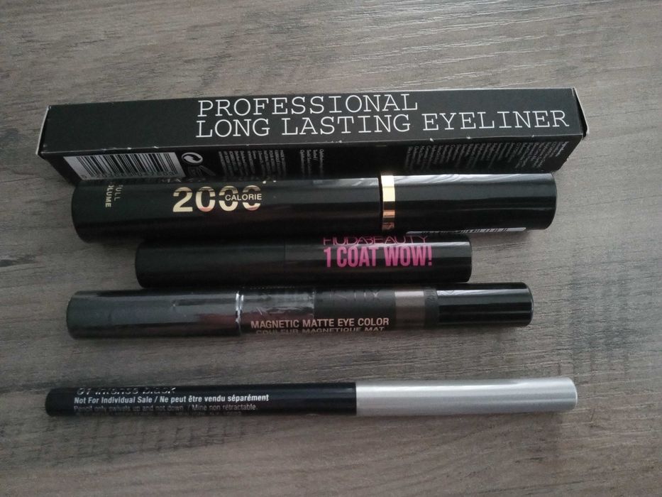 Makijaż oczu Korres, Max Factor, Huda Beauty, Nudestix, Clinique