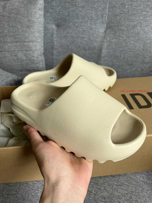 adidas Yeezy Slide Bone biała R.43