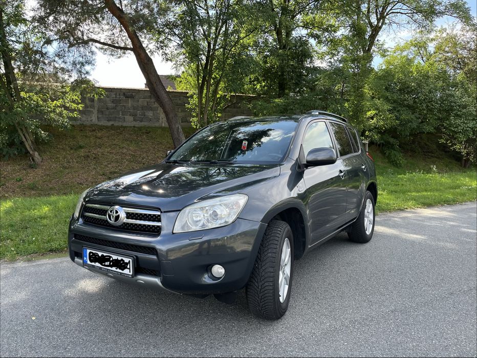 Toyota RAV4 terenówka  SUV 4x4 salon polska