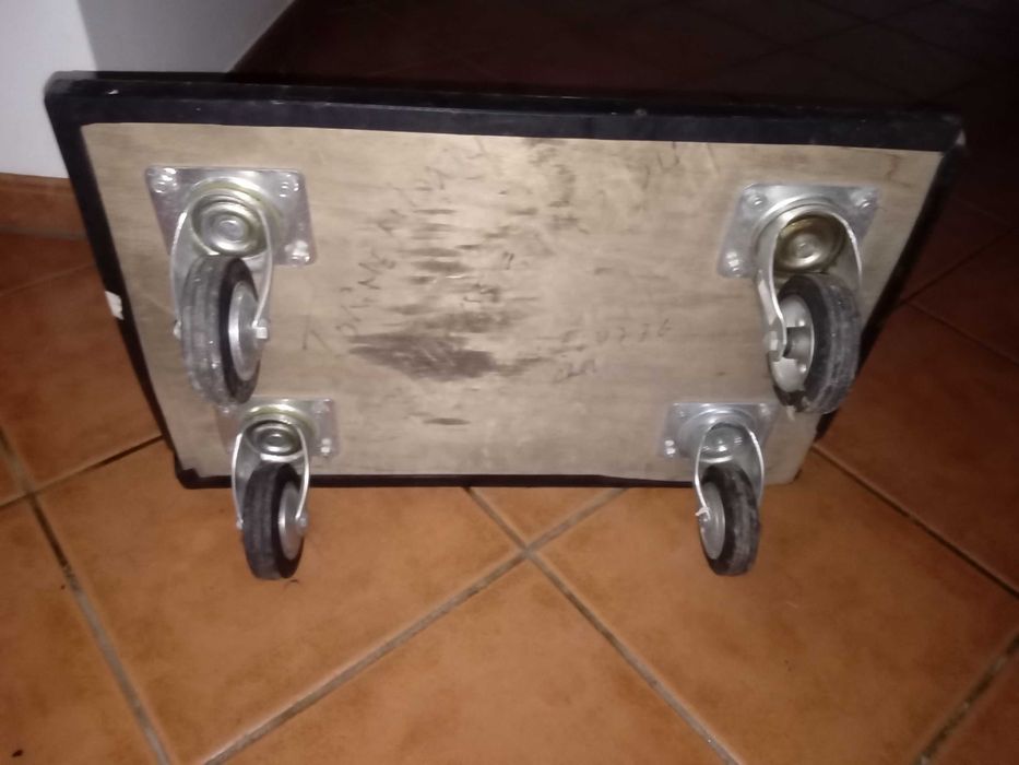 Monta cargas usado