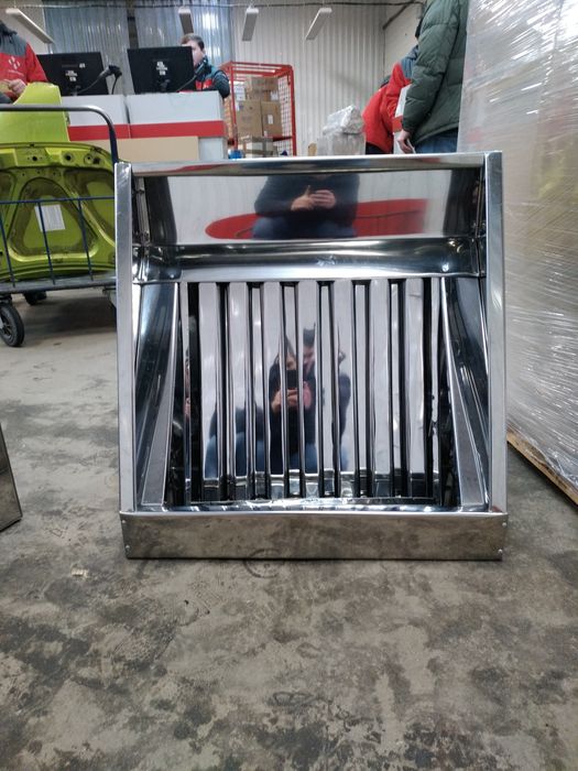 Вытяжка. Вытяжной зонт. Вытяжка на кухню. Вентиляция. Жестянщик