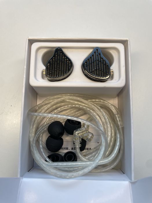 In-ear KZ HBB PR2