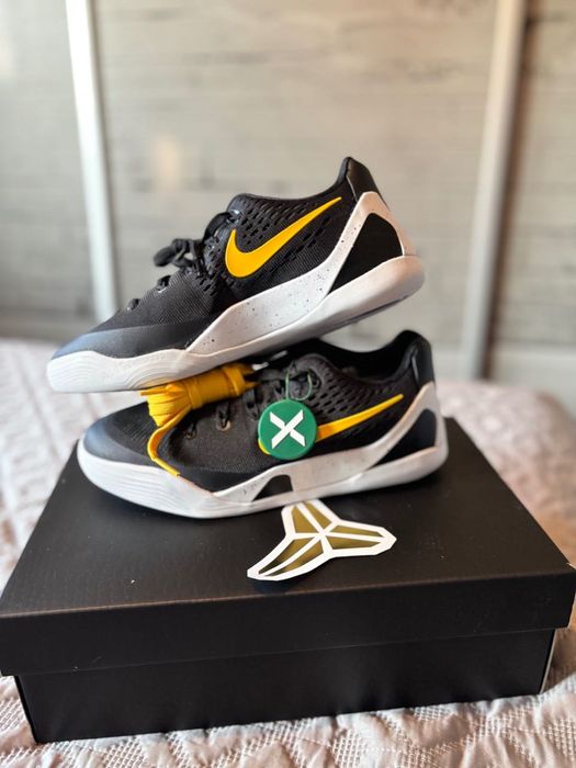 Nike KOBE IX LOW EM (GS) 38,5