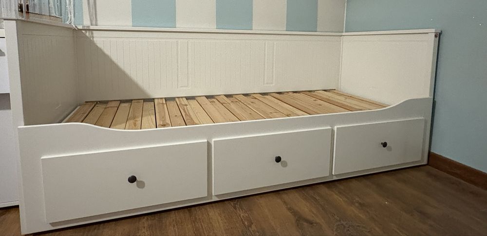 Lóżko białe ikea