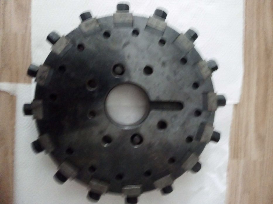 Sprzedam głowicę  do robienia kół zębatych.