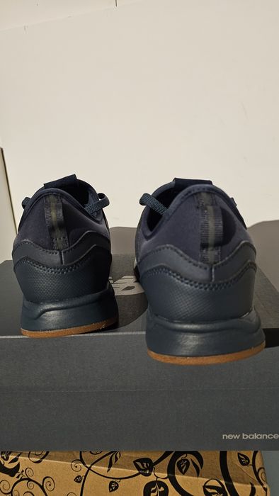 Buty nowe sportowe New Balance modny kolor rozmiar 41.5