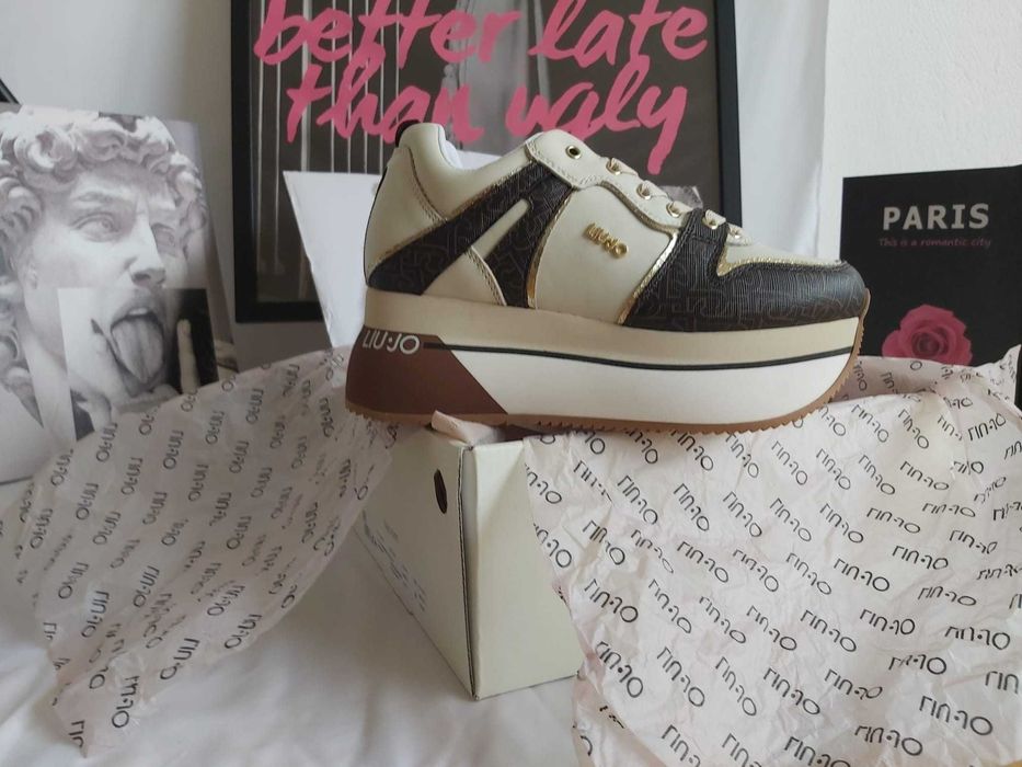 Sapatilha Liu Jo SuperMaxi 06 T35