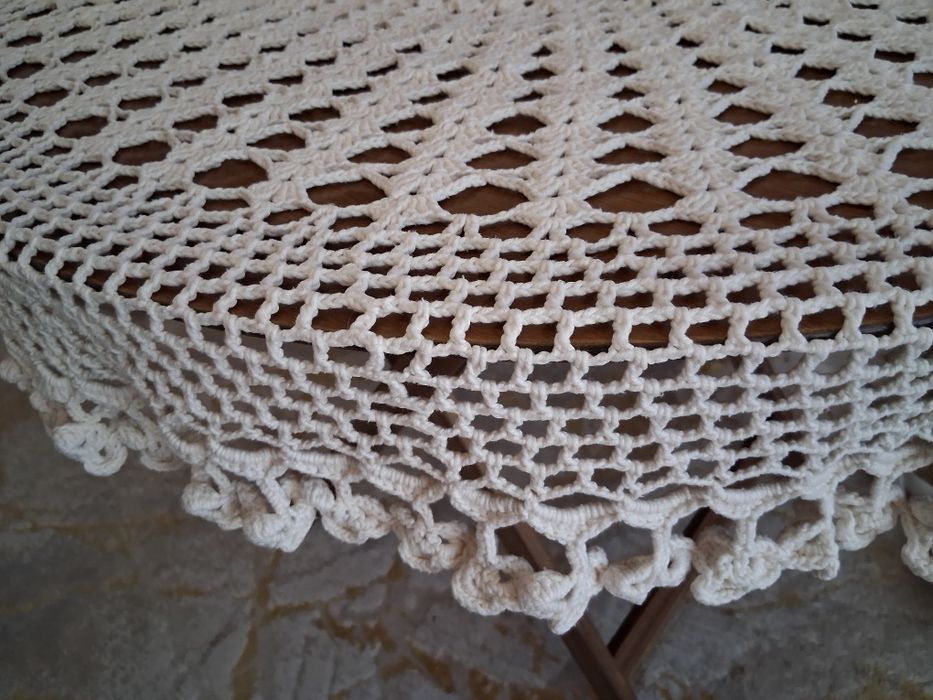 Capa para mesa em crochet