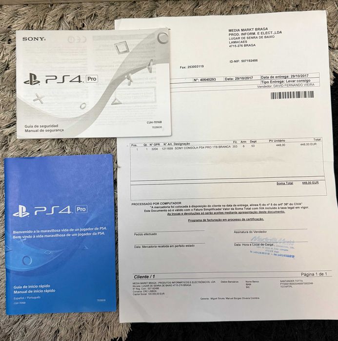 PS4 Pro 1 TB + 2 Comados – Edição Limitada - Impecável