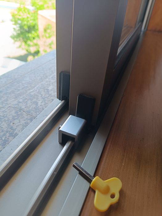 Fechadura de segurança para janela