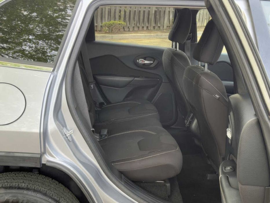 Jeep Cherokee      2015