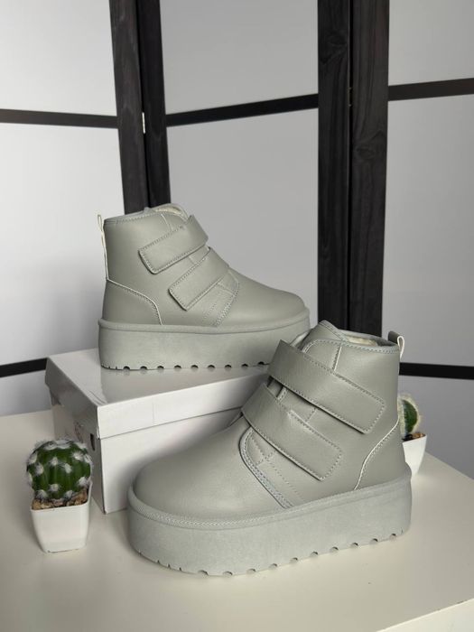 Уггі,унти, ботинки жіночі зимові молочні, світло сірі