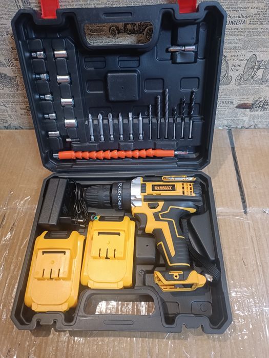 Аккумуляторный шуруповерт 24V с набором инструментов в кейсе