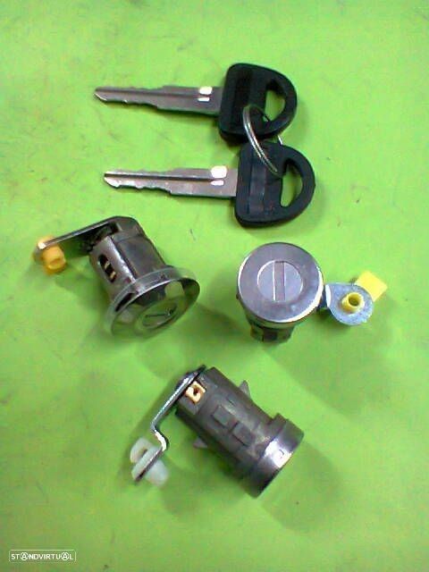 Canhões / fechos das portas com chaves Suzuki Vitara ( novos )