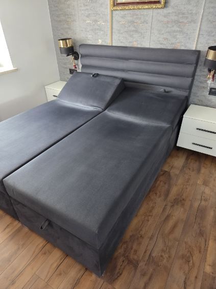 Zestaw  łóżko i szafki nocne