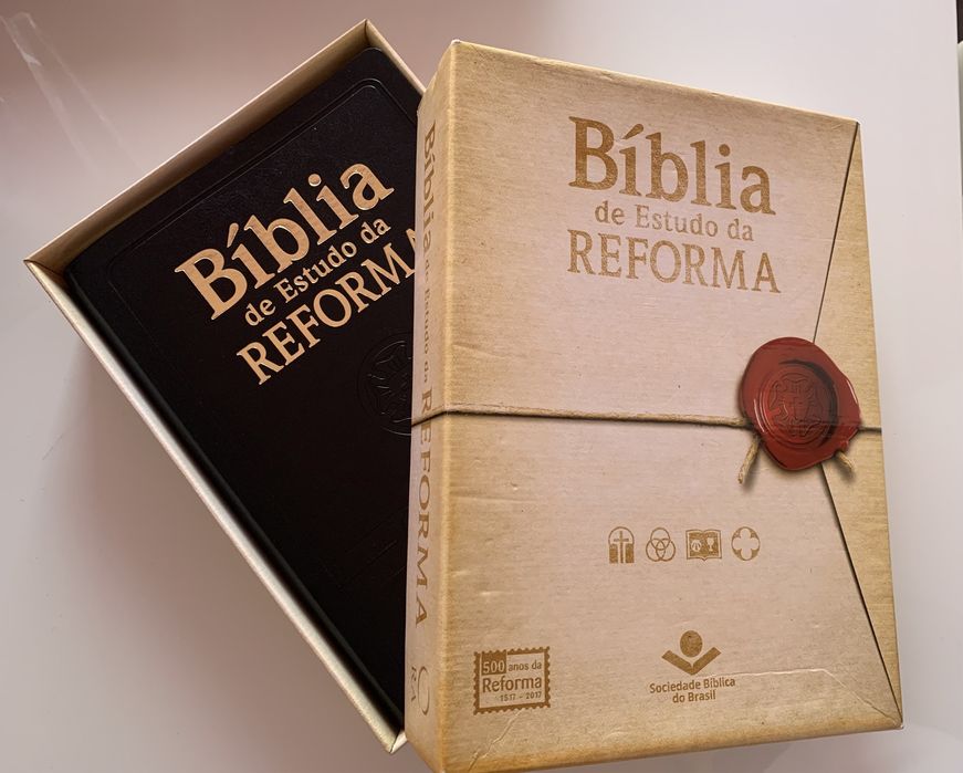 Bíblia de Estudo novas na caixa