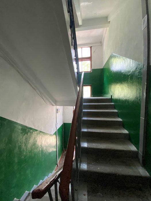 Продається кімната в комунальній квартирі в центрі міста, Семінарська