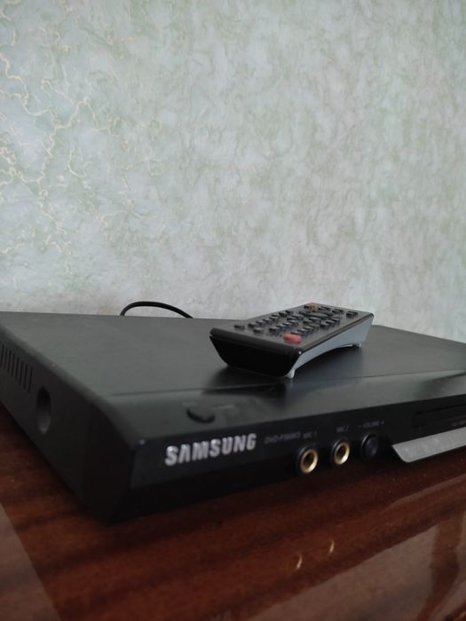 DVD плеєр SAMSUNG p366kd з караоке на 2 мікрофони