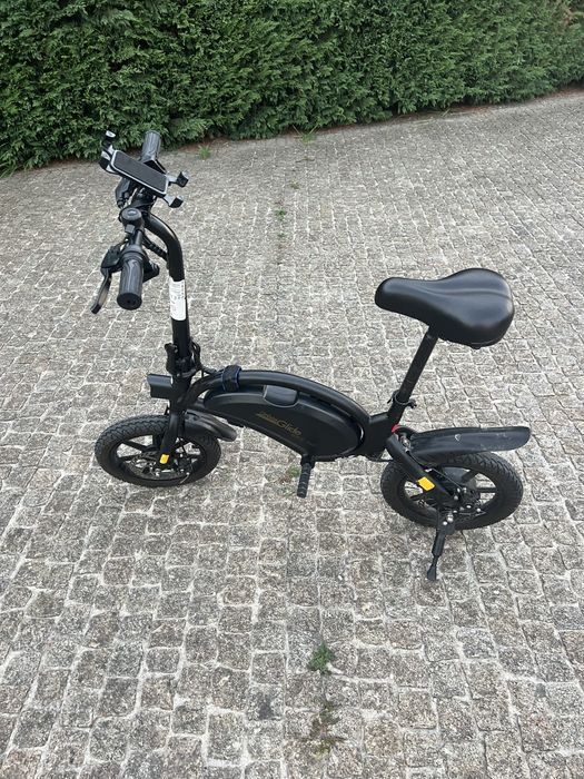Bicicleta Elétrica URBANGLIDE Ebike 140 6Ah Preto