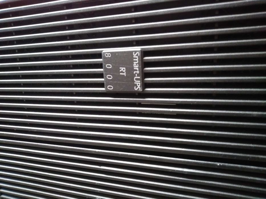 ups APC SURT8000XLI 8000VA 8kVA Idealny