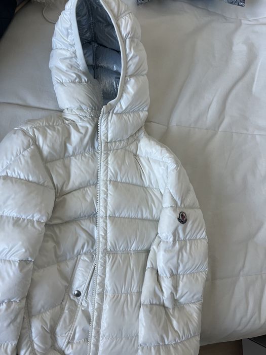 Casaco da Moncler Versátil e Multiuso Branco& Prata