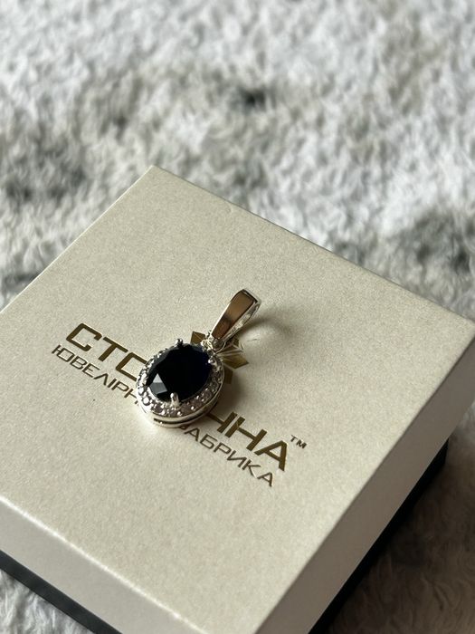 Срібний кулон з позолотою