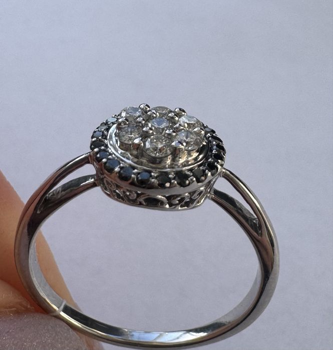 Золотое кольцо с бриллиантами