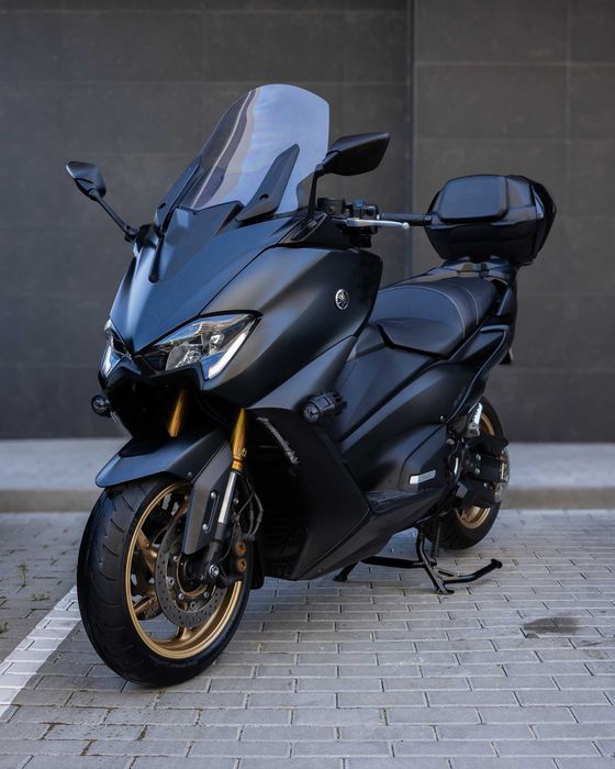 YAMAHA TMAX 560 Tech-Max - Como Nova!