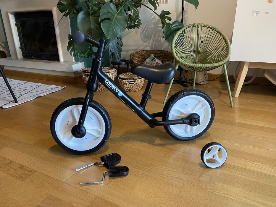 Bocicleta HOMCOM com pedais e rodas removiveis