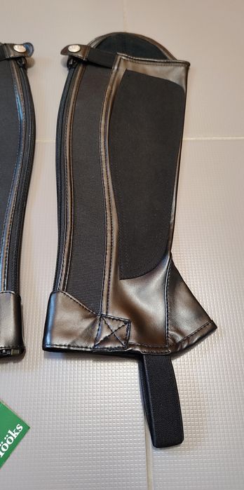 Czapsy CRW z gumami - skóra ekologiczna - XS dla dorosłych - z wadą