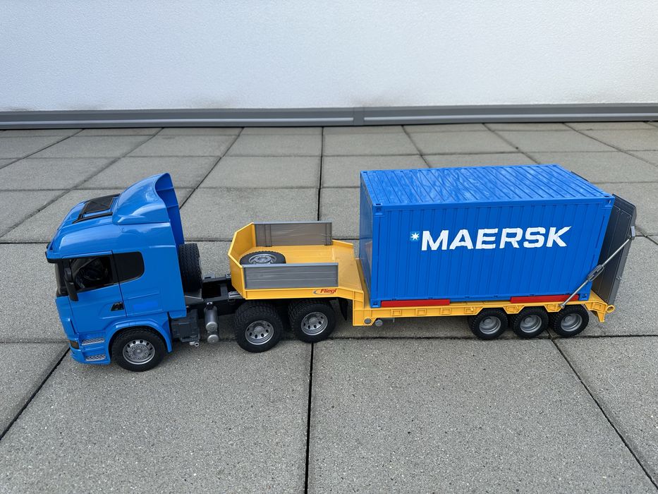 Bruder Scania + naczepa + kontener