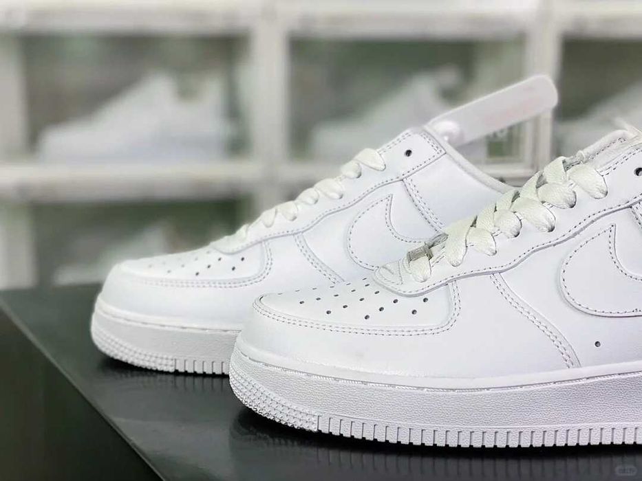 Nike Air Force 1 Low Supreme Biały R.41