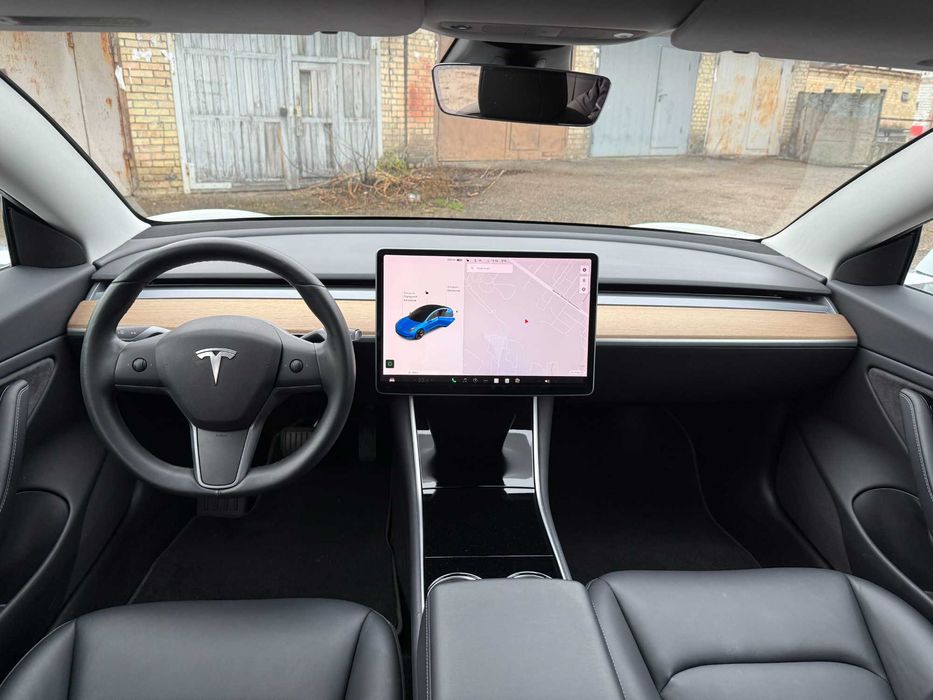 Продам Tesla Model 3 2018