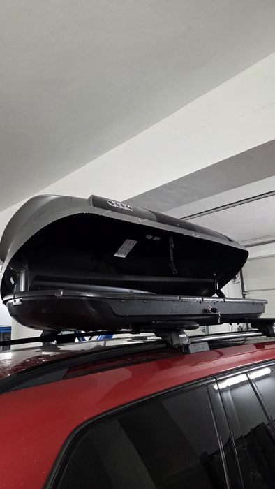 Bagażnik dachowy z relingami thule