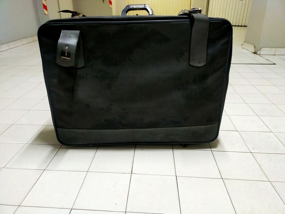 Vendo mala de viagem antiga