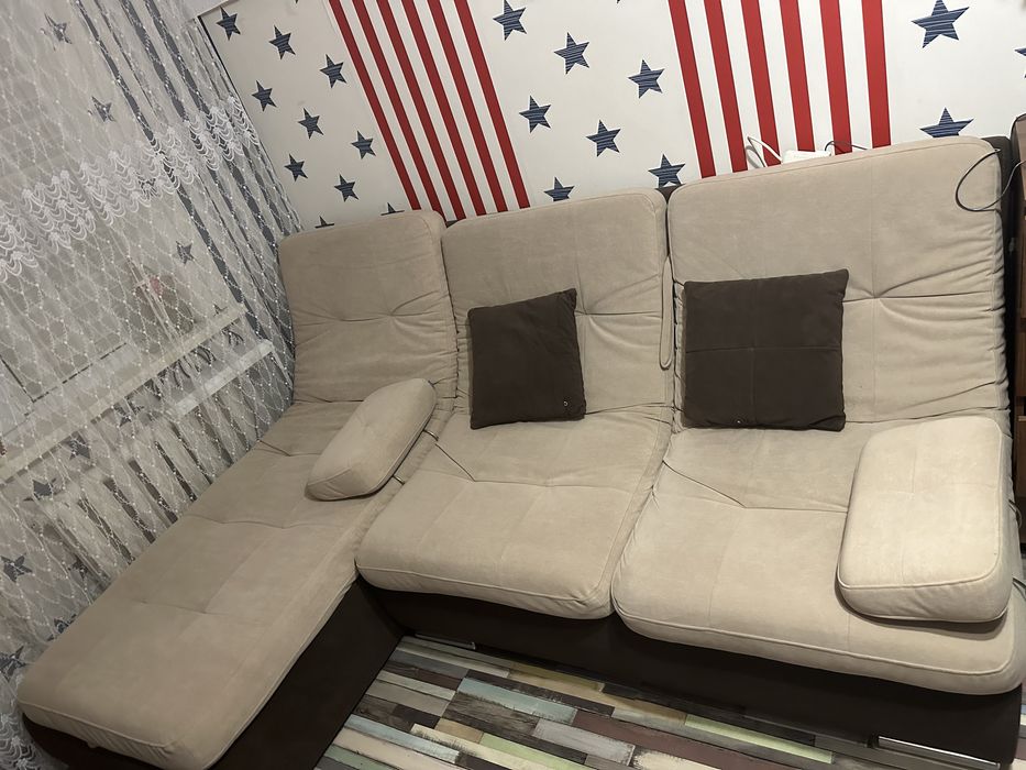 Диван у вітальню від ROLF