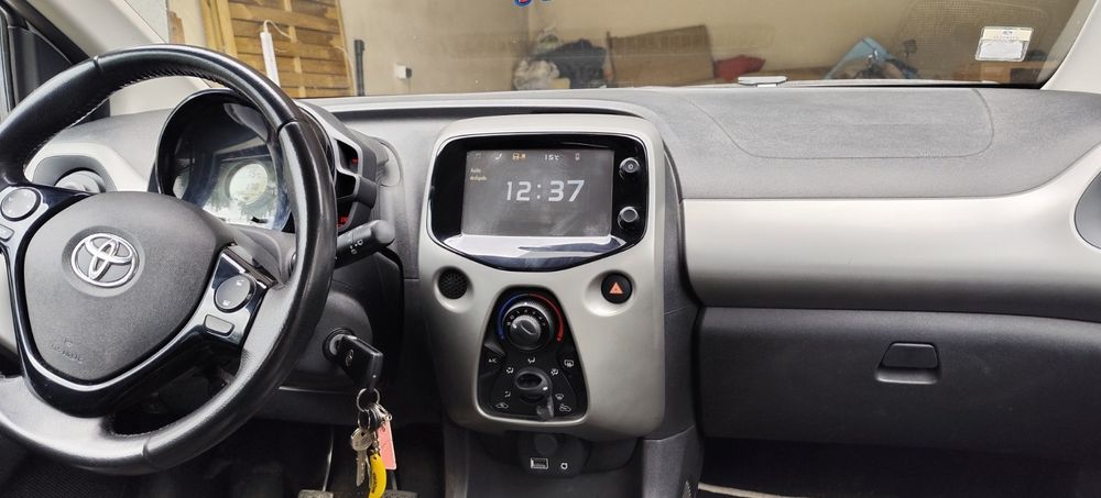 Toyota AYGO versão X-Play+AC+X-Touch - Só hoje