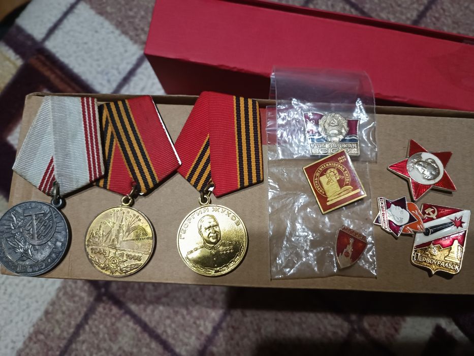 Продам значки СССР