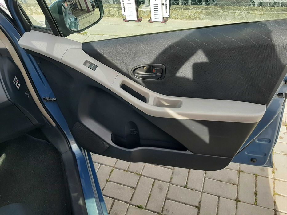Toyota yaris 1.0