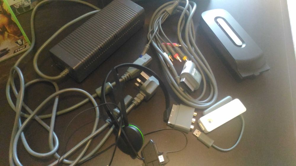 XBOX 360 Elite conjunto com caixa original – condição de colecionador