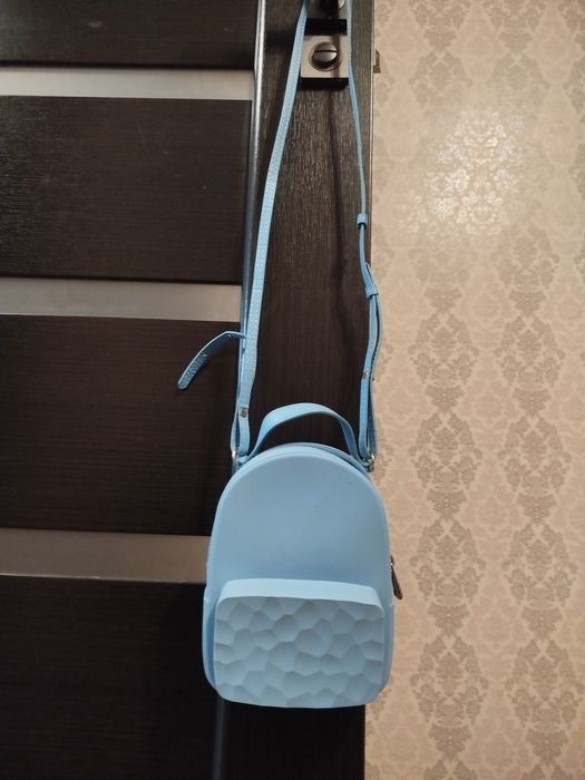 Сумка- рюкзак кросбоді силіконова Miniso