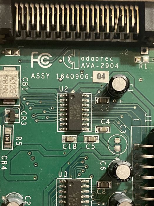 Gravador CD Yamaha CRW4260t scsi
