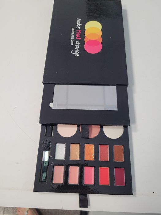 Paleta do makijażu nowa z lusterkiem