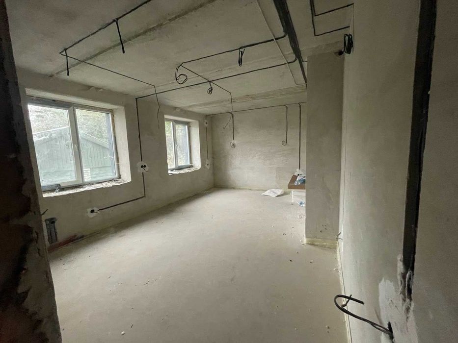 ПРОДАЮ 3-кімнатну квартиру (Глибока Долина 19)