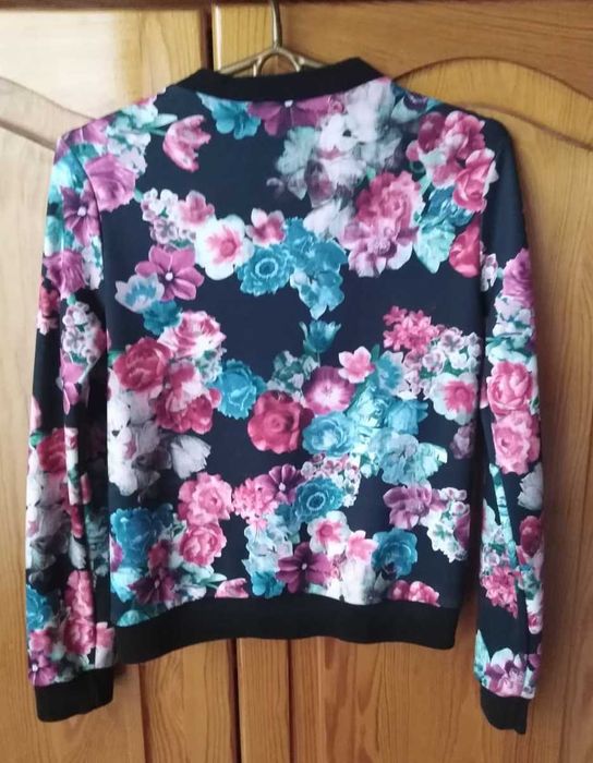 Bluza na suwak, cienka w kwiaty, typu "Bomberka", rozmiar S