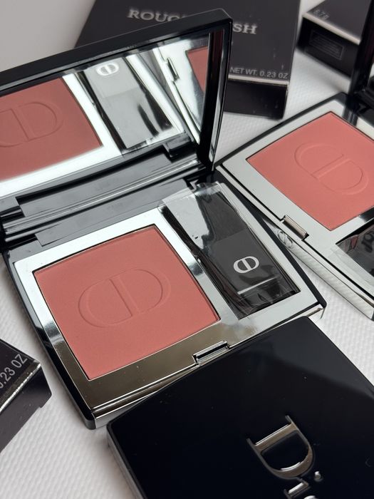 Румяна Dior Rouge Blush компактні рум'яна 219