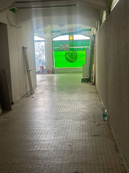 Loja Ampla e Versátil localizada em via longa