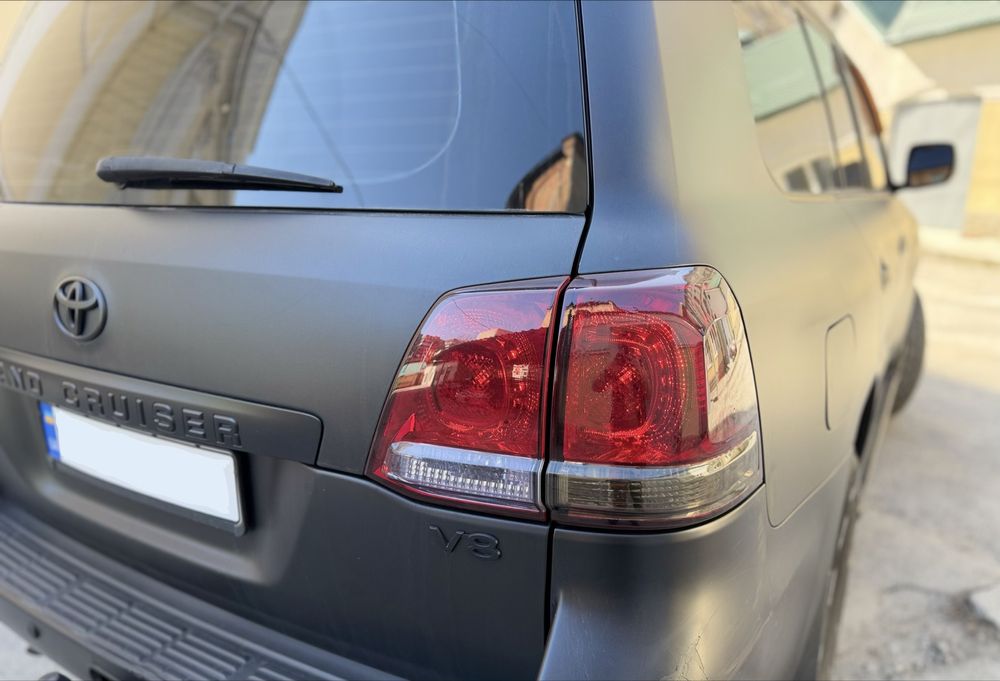 Toyota Land Cruiser 200